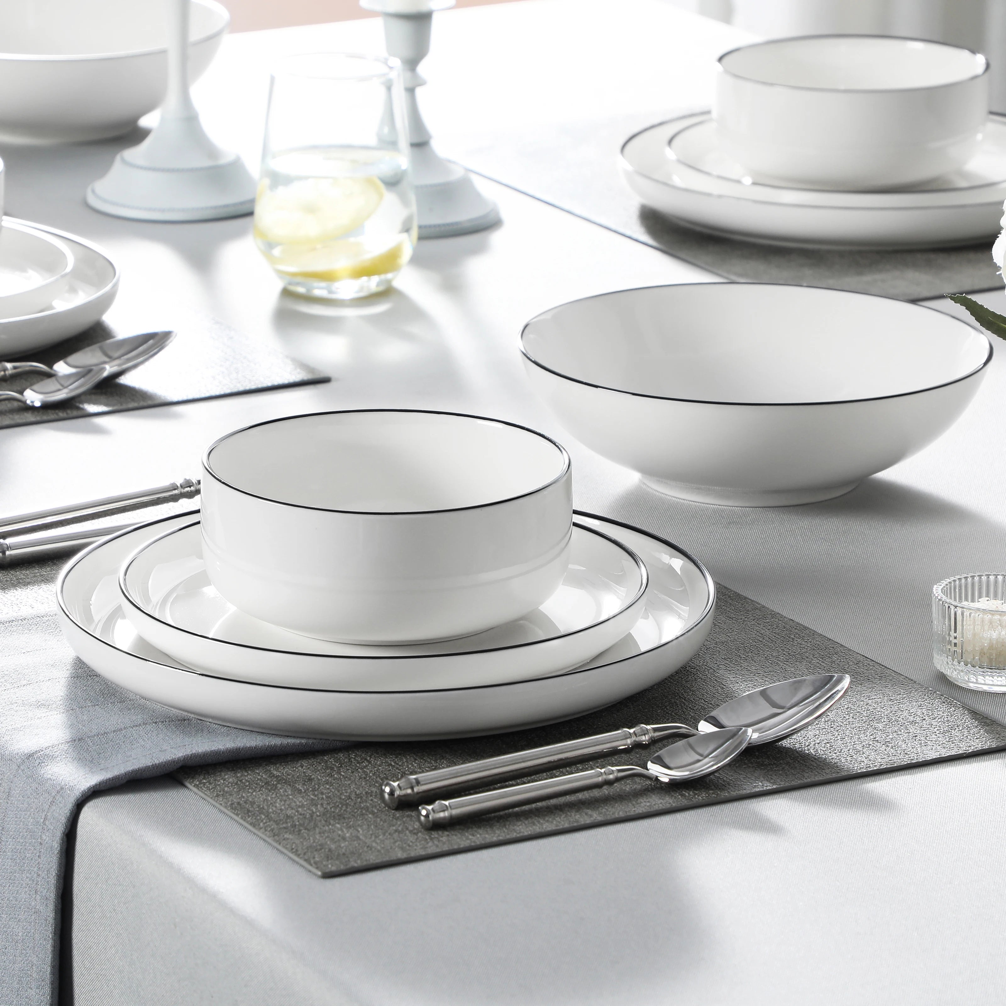 24/48Piece Ceramic Plates Black Rim Porcelain Dinnerware Set